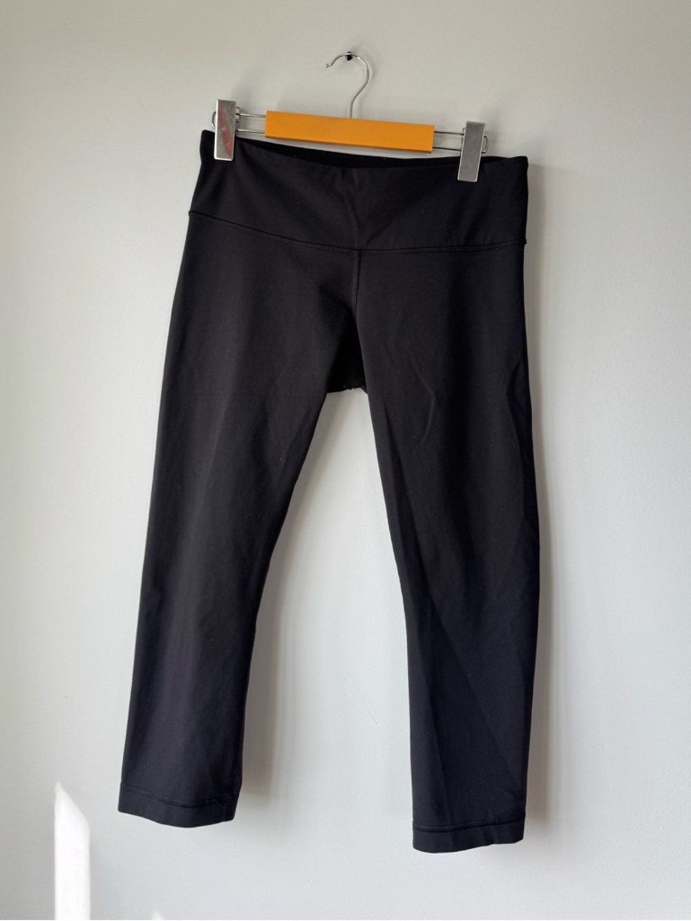 (8) Lululemon Black Capri Active Leggings